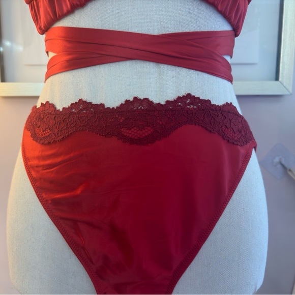 💋 GORGEOUS NWT Adore Me red with lace details and wrap bow lingerie set XL - Picture 3 of 9